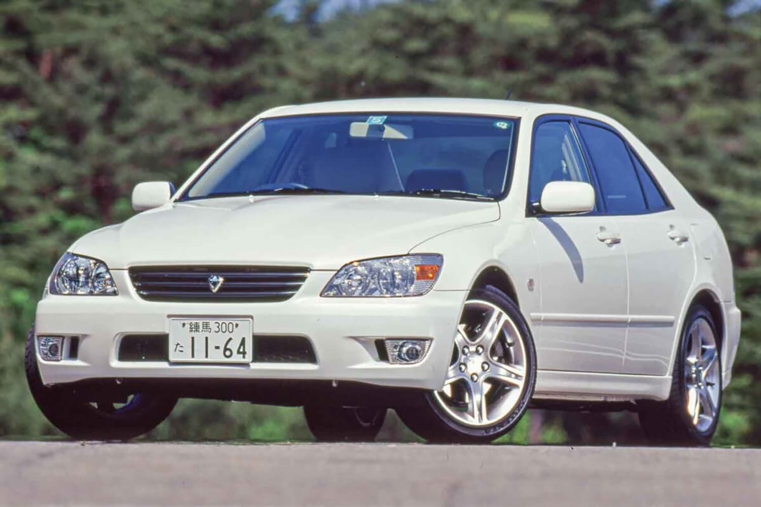 「トヨタ・アルテッツァ」のフロントスタイリング