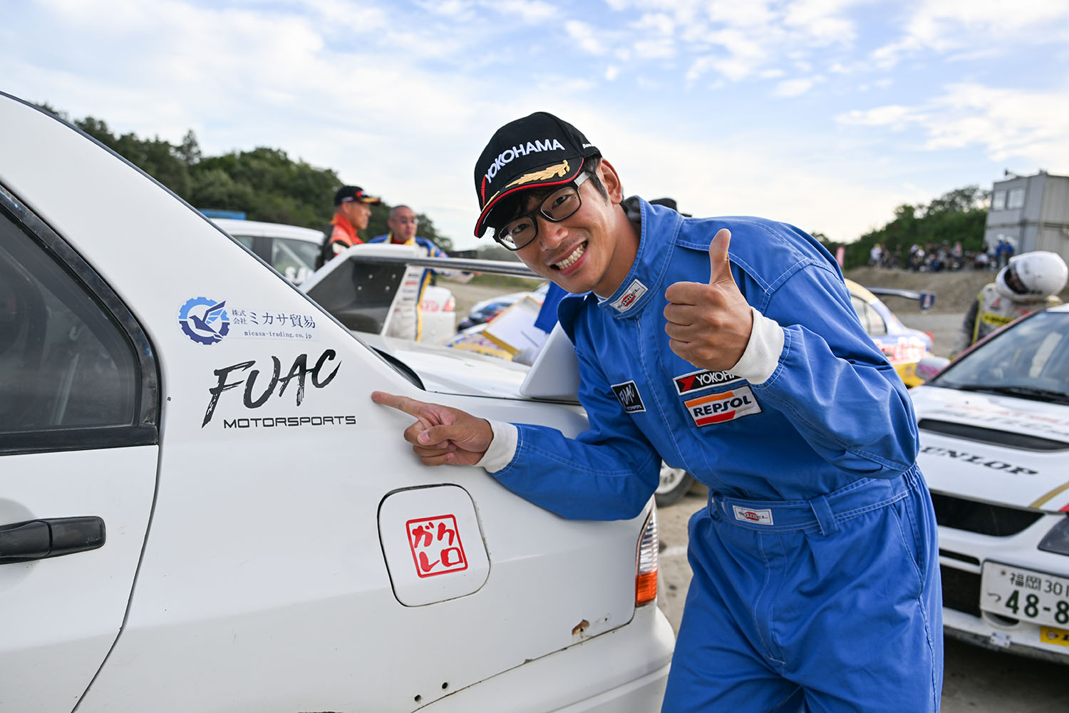 SA2クラスで優勝を果たした三浦選手とランサー
