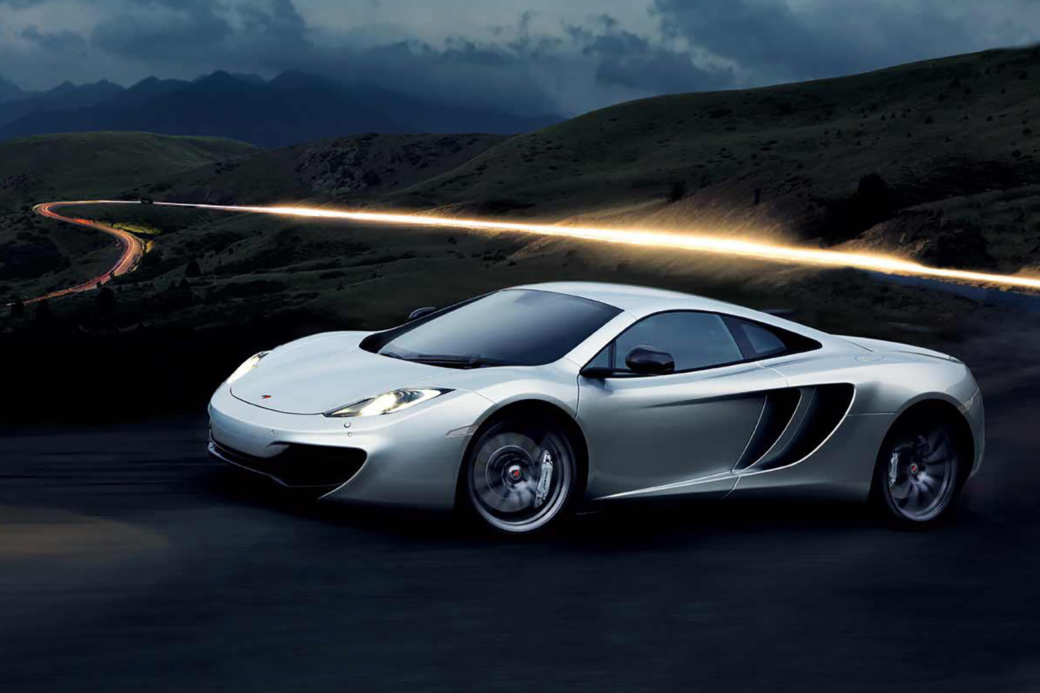 新生マクラーレンのロードカー第1号「MP4-12C」 〜 画像1