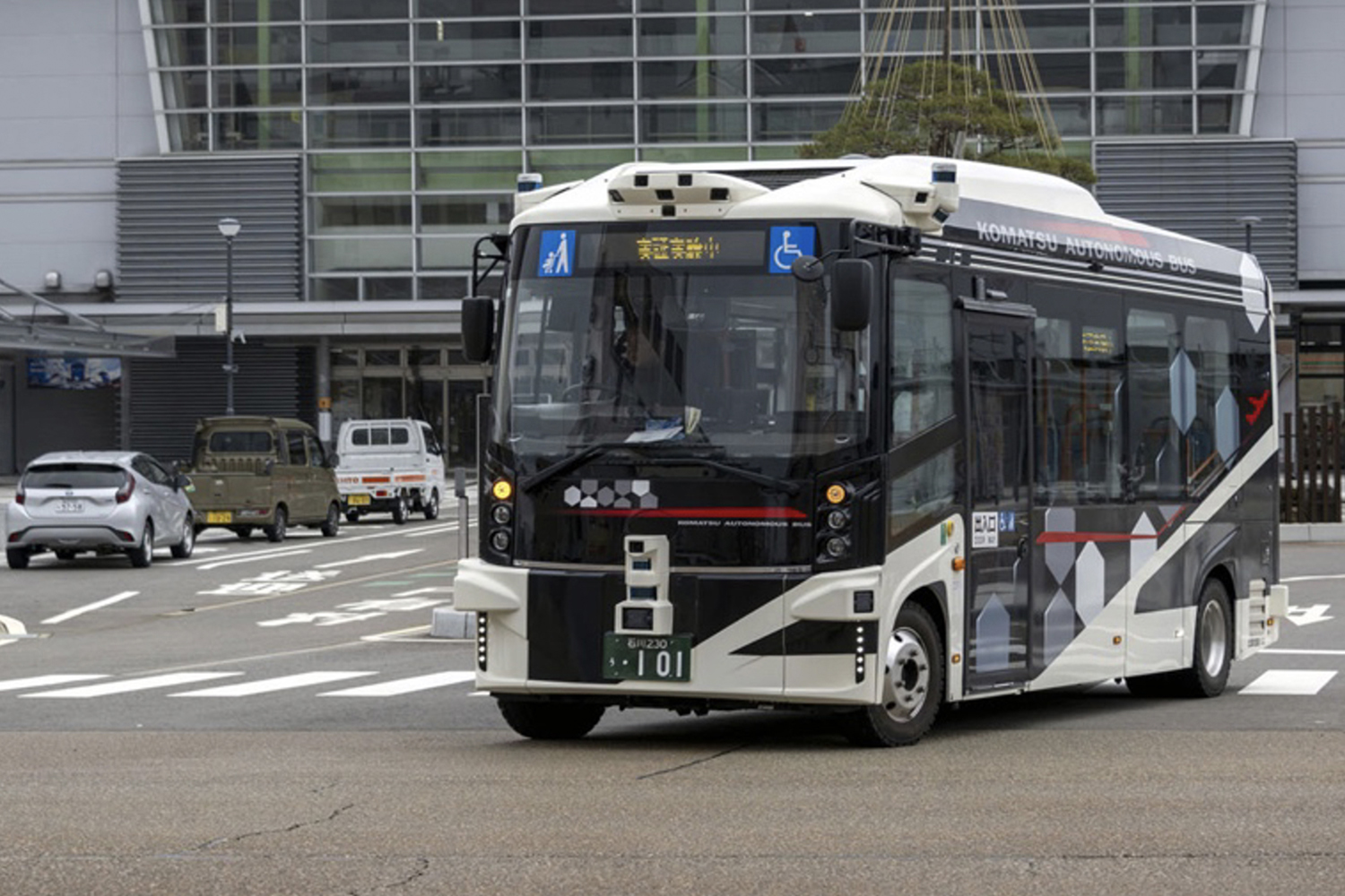 日本の自動運転バスが歩むべき姿とは