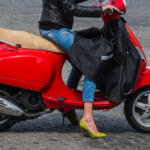 【画像】左折待ち長いな→エンジン止めてバイクを手押しで歩道をショートカットってあり？　手押しバイクで歩道を行くのは違反なのか 〜 画像2