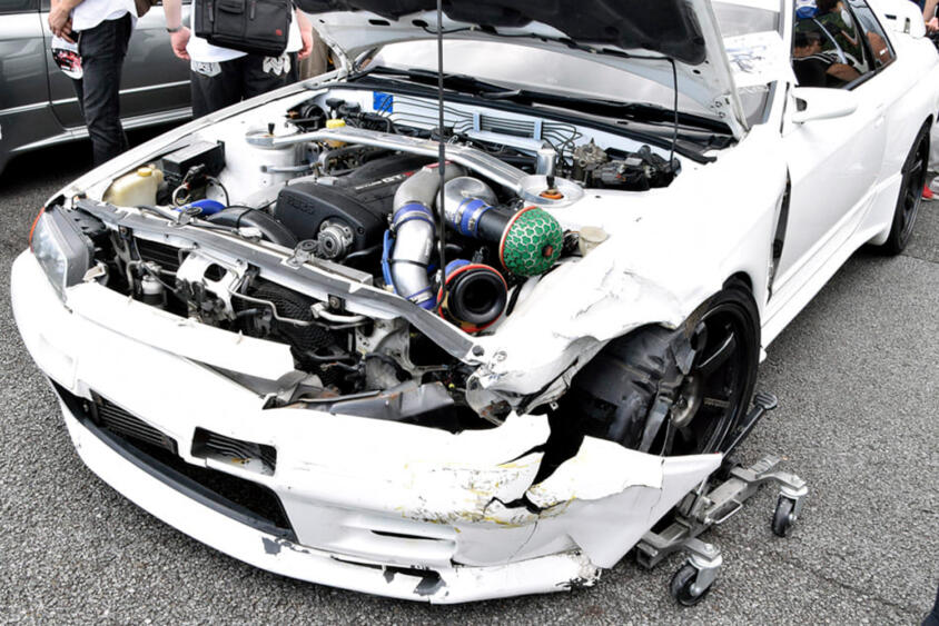 保険に入っているのに自腹修理のほうがお得ってどういうこと？　自動車保険を使うべきか否かの知っておくべき境界線！