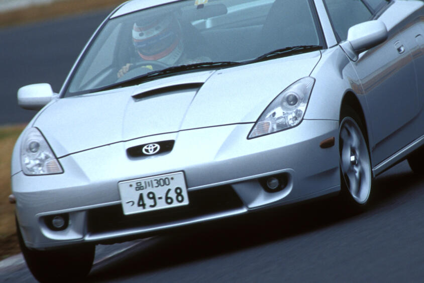 ターボもなきゃ4WDも設定なし……これをセリカと呼ばせるのか？　乗ればいいクルマだけど販売的には失敗した７代目セリカの残念っぷり