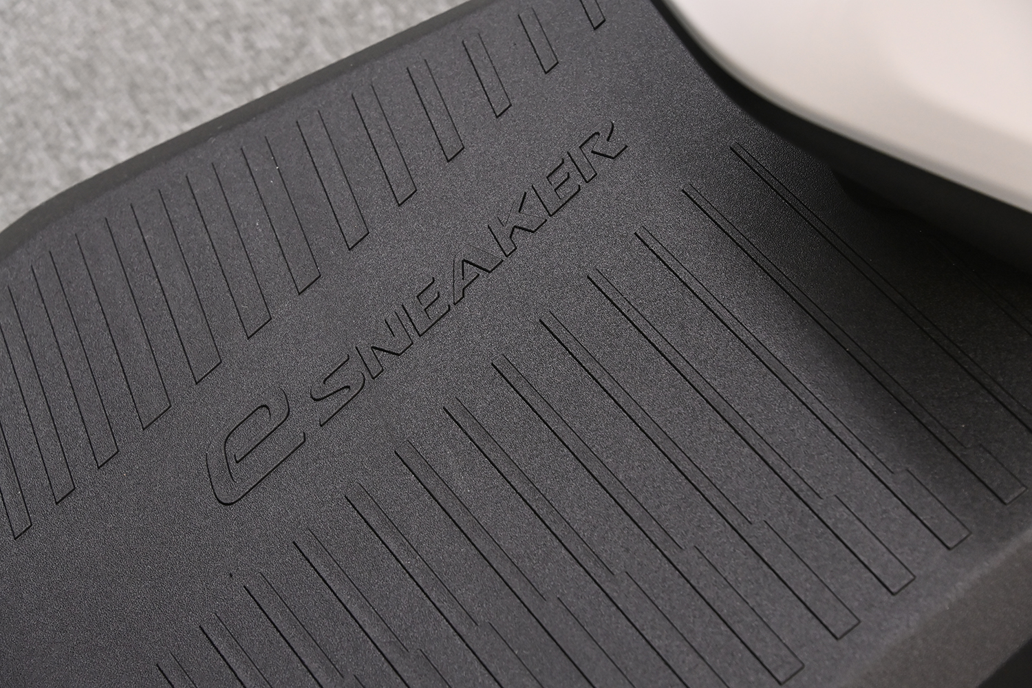 万博会場で大人気なダイハツ「e-SNEAKER」の市販モデルに乗ってみた 〜 画像6