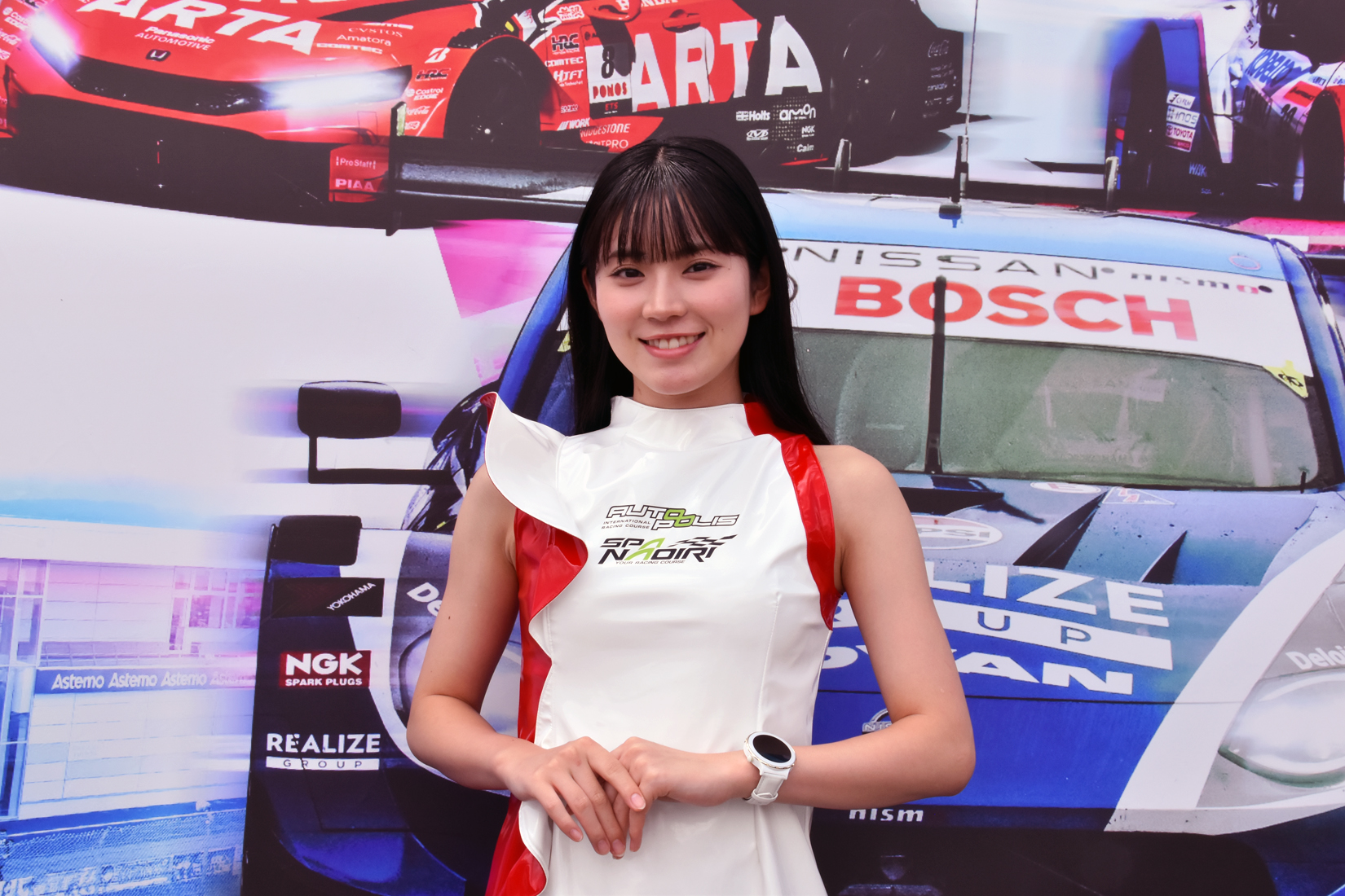 AUTOPOLISサーキットクイーンの門坂みゆさん