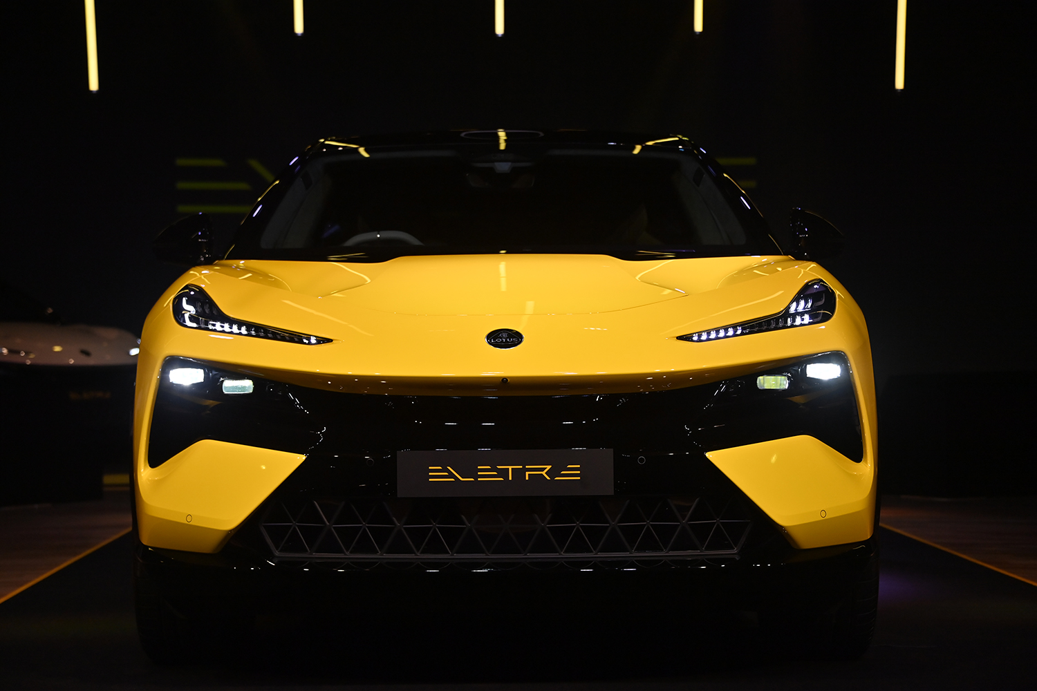 スーパーカーブランドのプライドが詰まった超弩級SUV６選 〜 画像8