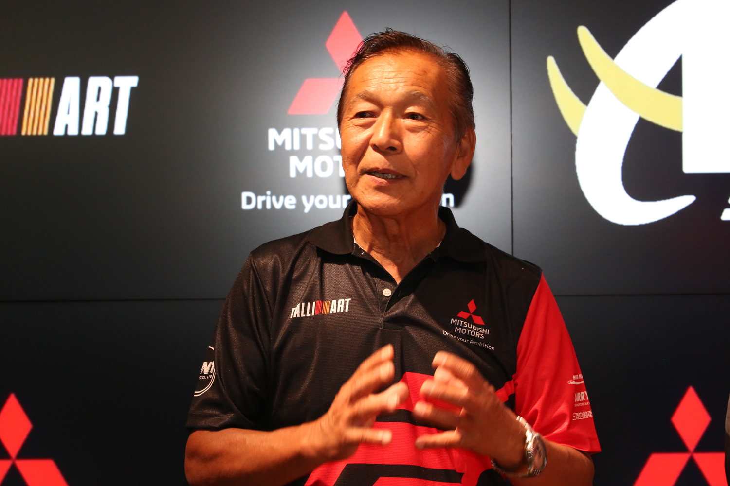 増岡　浩総監督
