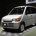 【画像】いまや軽自動車の定番「標準とカスタム」２本立てでの展開はコイツが火を付けた！　初代ムーヴは軽自動車史に残る名車確定!! 〜 画像2