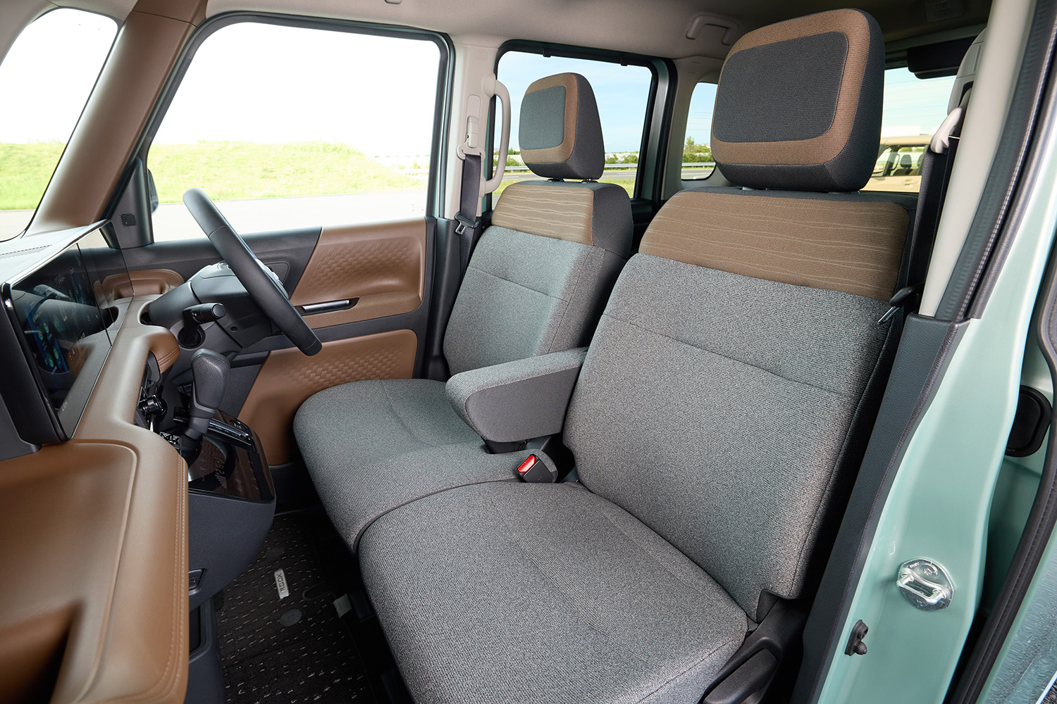 日産新型ルークスの車内 〜 画像8