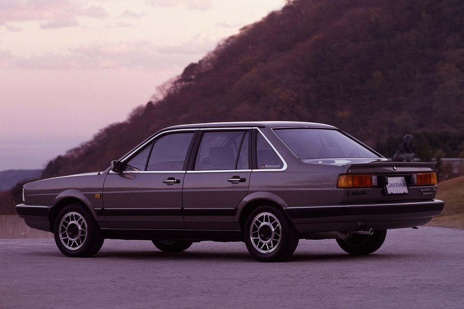 日産サンタナのリヤスタイリング