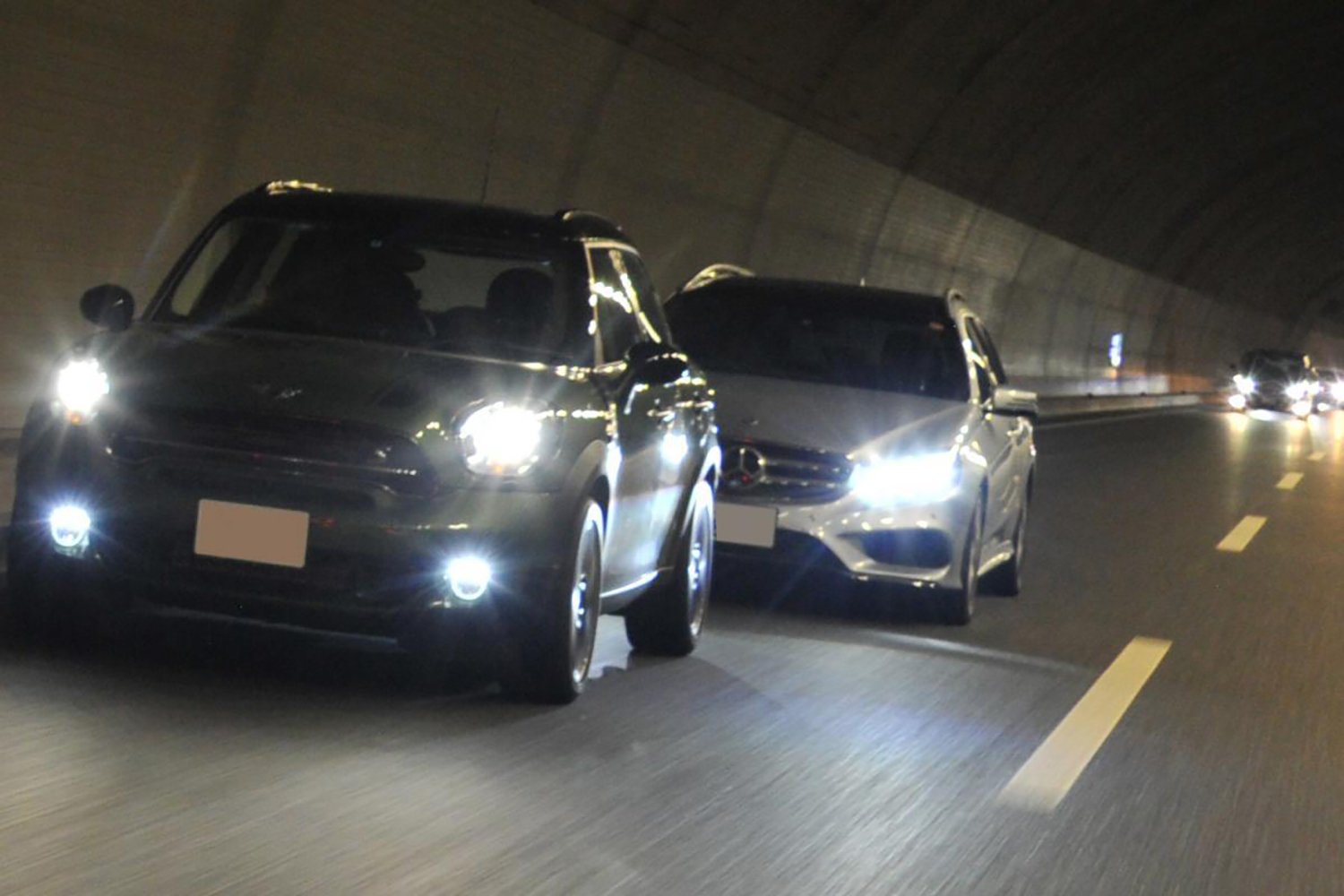 制限速度の範囲内で左車線に移動して右車線のクルマを追い越して右車線に戻ったら追い越し違反になるのか 〜 画像2
