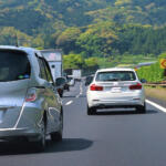 【画像】のんびり行くかと左車線に変更したら右車線よりも流れがよくて抜いちゃった！　前が詰まったから再び右に車線変更したら「左側追い越し」違反になる？ 〜 画像6
