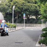 見える場所にいれば違反しないのに……隠れて取り締まりって警察って卑怯じゃない？　いやそれって「違反してるから」そう思うだけです！