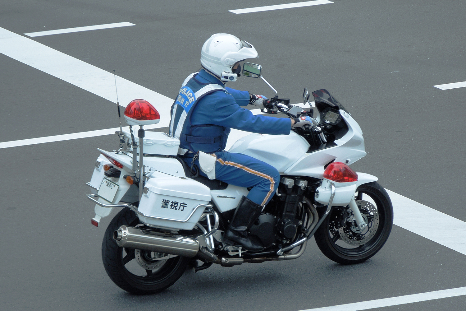 交通機動隊の白バイ隊員になるためには実績・推薦・適正・技術が必要だった