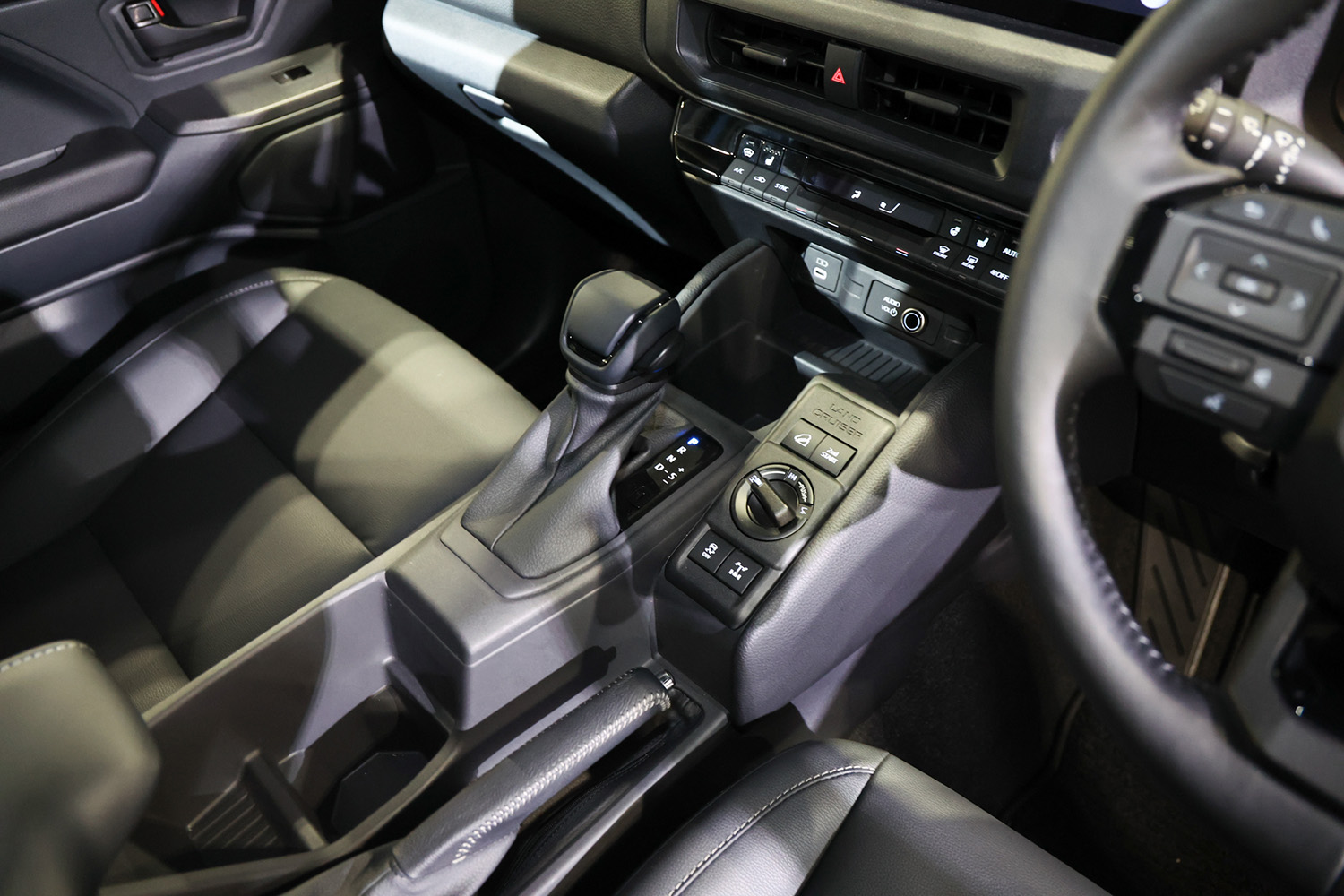 その名も「ランドクルーザーＦＪ」はより若者にも手が届く「買えるランクル」 〜 画像33