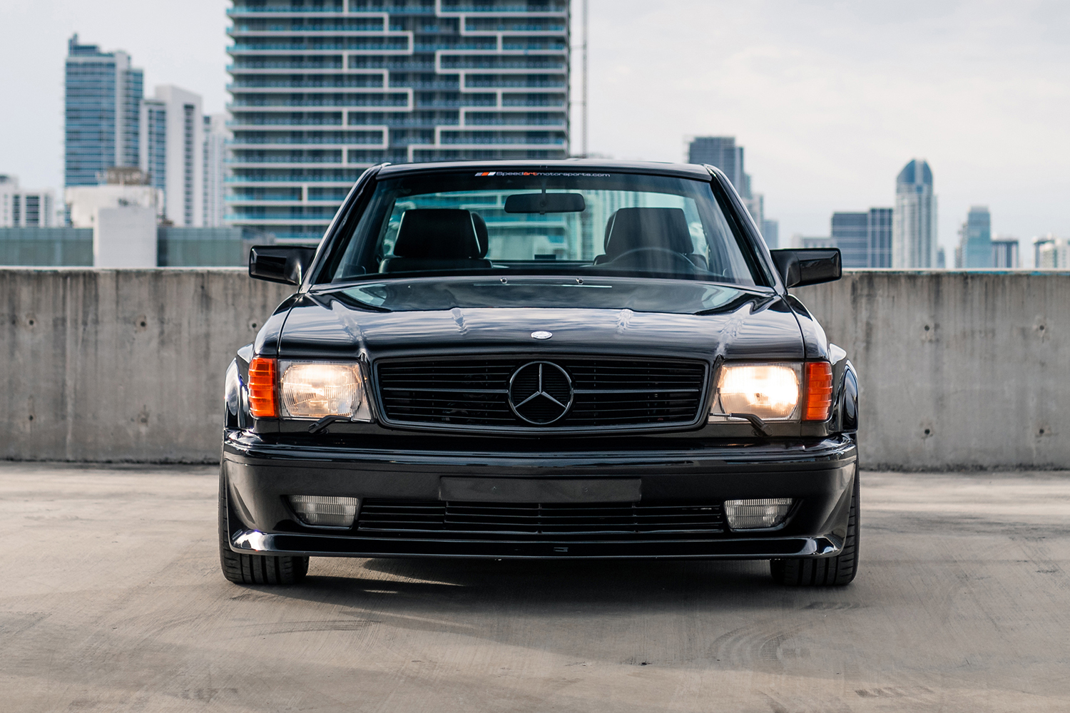 大排気量エンジンに派手なエアロのスタイルを絶対とするあの頃のAMG「メルセデス・ベンツ560 SEC 6.0 AMG」がワイルドすぎた 〜 画像4