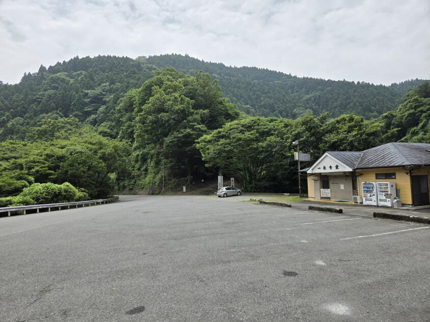 冬季限定「イノシシ鍋」を目当てに来店する人も! 「一休食堂」は高速からのアクセスが悪くてもわざわざ訪れる価値のあるお店だった【懐かしのドライブイン探訪その16】