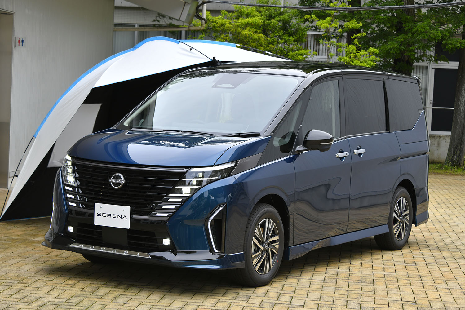 日産セレナルキシオンのフロントスタイリング