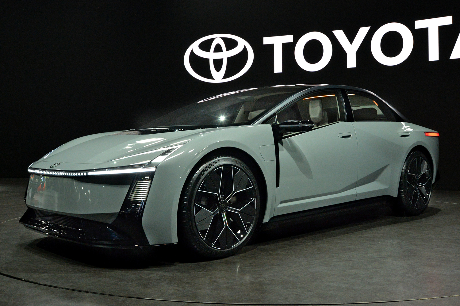 トヨタ・カローラ・コンセプトのフロントスタイリング