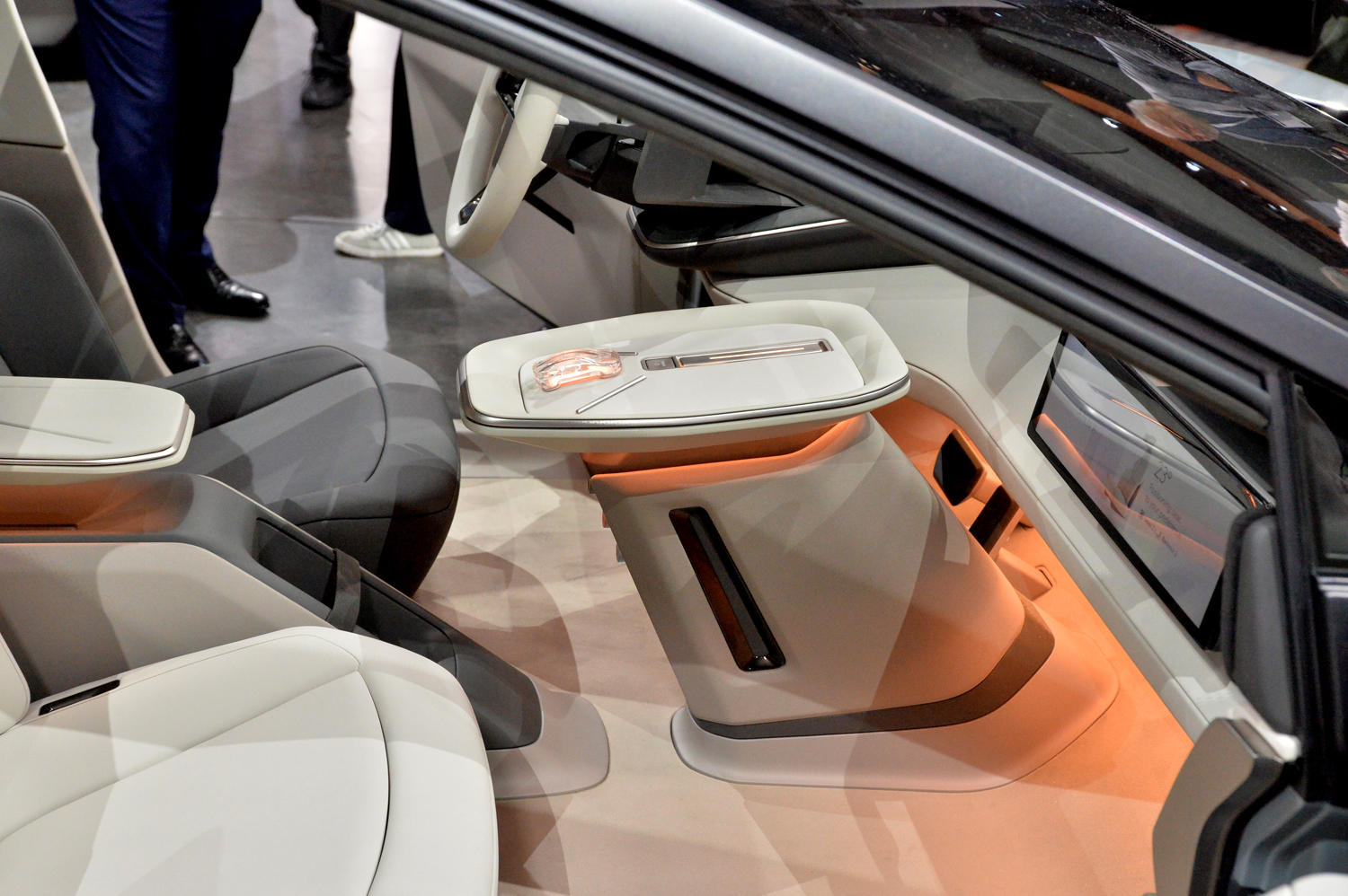 このまま発売してほしいぞ「カローラ・コンセプト」【ジャパンモビリティショー2025】 〜 画像12