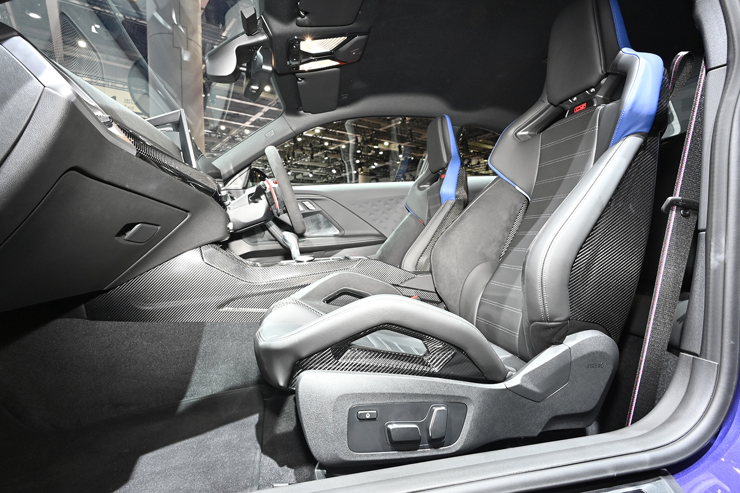 内外装をカーボンファイバーに置き換えた歴代最強最軽量のＭ２が「ＣＳ」だ 〜 画像9