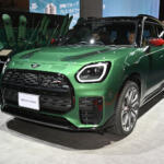 【画像】ガチの「本人」降臨！　MINI「ポール・スミス・エディション」３台が世界初お目見え!!【ジャパンモビリティショー2025】 〜 画像6