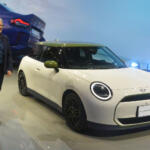 【画像】ガチの「本人」降臨！　MINI「ポール・スミス・エディション」３台が世界初お目見え!!【ジャパンモビリティショー2025】 〜 画像12