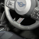 【画像】ガチの「本人」降臨！　MINI「ポール・スミス・エディション」３台が世界初お目見え!!【ジャパンモビリティショー2025】 〜 画像18