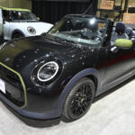 【画像】ガチの「本人」降臨！　MINI「ポール・スミス・エディション」３台が世界初お目見え!!【ジャパンモビリティショー2025】 〜 画像19