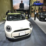 ガチの「本人」降臨！　MINI「ポール・スミス・エディション」３台が世界初お目見え!!【ジャパンモビリティショー2025】