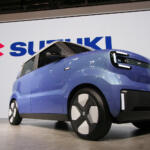 小型車の王者スズキが軽EVを作るとこうなる！　ちょうどいいが詰まったトールワゴンEV「ビジョンe-Sky」を堂々世界初公開【ジャパンモビリティショー2025】