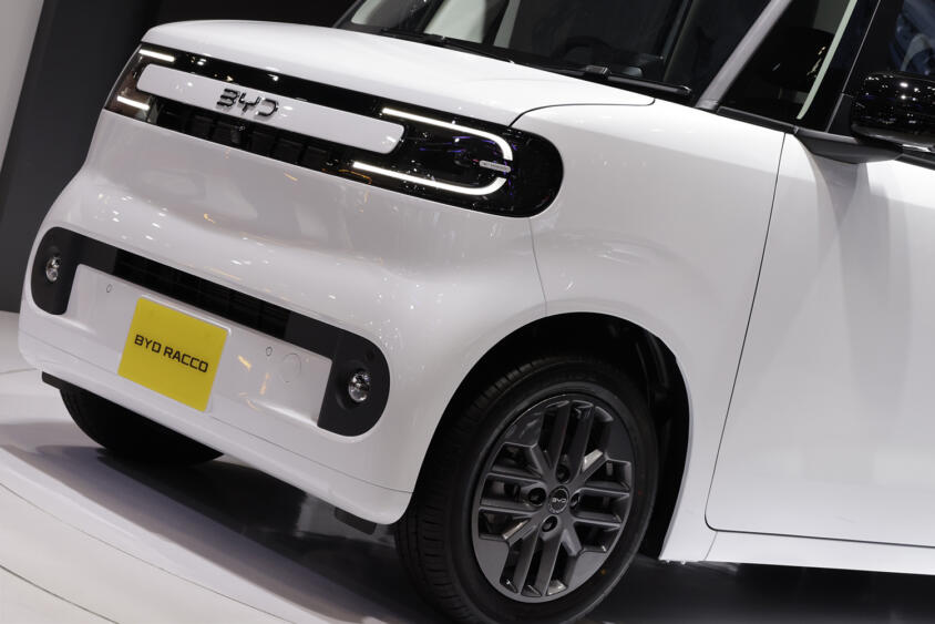 ガチの日本車キラーがついにお披露目！　BYDのスーパーハイト軽EVその名も「ラッコ」【ジャパンモビリティショー2025】