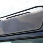 【画像】ケニアで改造手術を受けた日本車最強のオフローダー「メガクルーザー」がオークションに出た！　サファリツアー用のハイルーフ仕様の気になる落札価格とは？ 〜 画像6