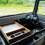 【画像】ケニアで改造手術を受けた日本車最強のオフローダー「メガクルーザー」がオークションに出た！　サファリツアー用のハイルーフ仕様の気になる落札価格とは？ 〜 画像9