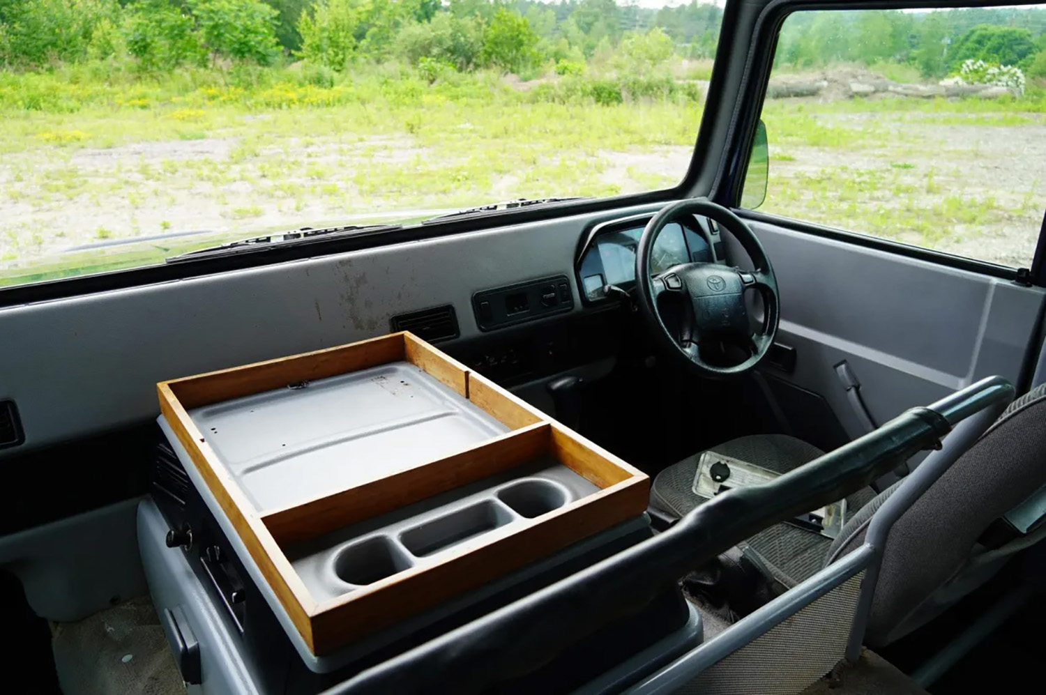 ケニアでハイルーフ化されたメガクルーザーは小まわり利いて視界良好な最強サファリカーだった 〜 画像9