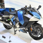 【画像】EVに水素にAIで学習するバイクってどういうこっちゃ！　２輪車の世界も４輪に負けず劣らずもの凄いことになっていた!!　【ジャパンモビリティショー2025】 〜 画像6