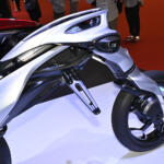 【画像】EVに水素にAIで学習するバイクってどういうこっちゃ！　２輪車の世界も４輪に負けず劣らずもの凄いことになっていた!!　【ジャパンモビリティショー2025】 〜 画像13