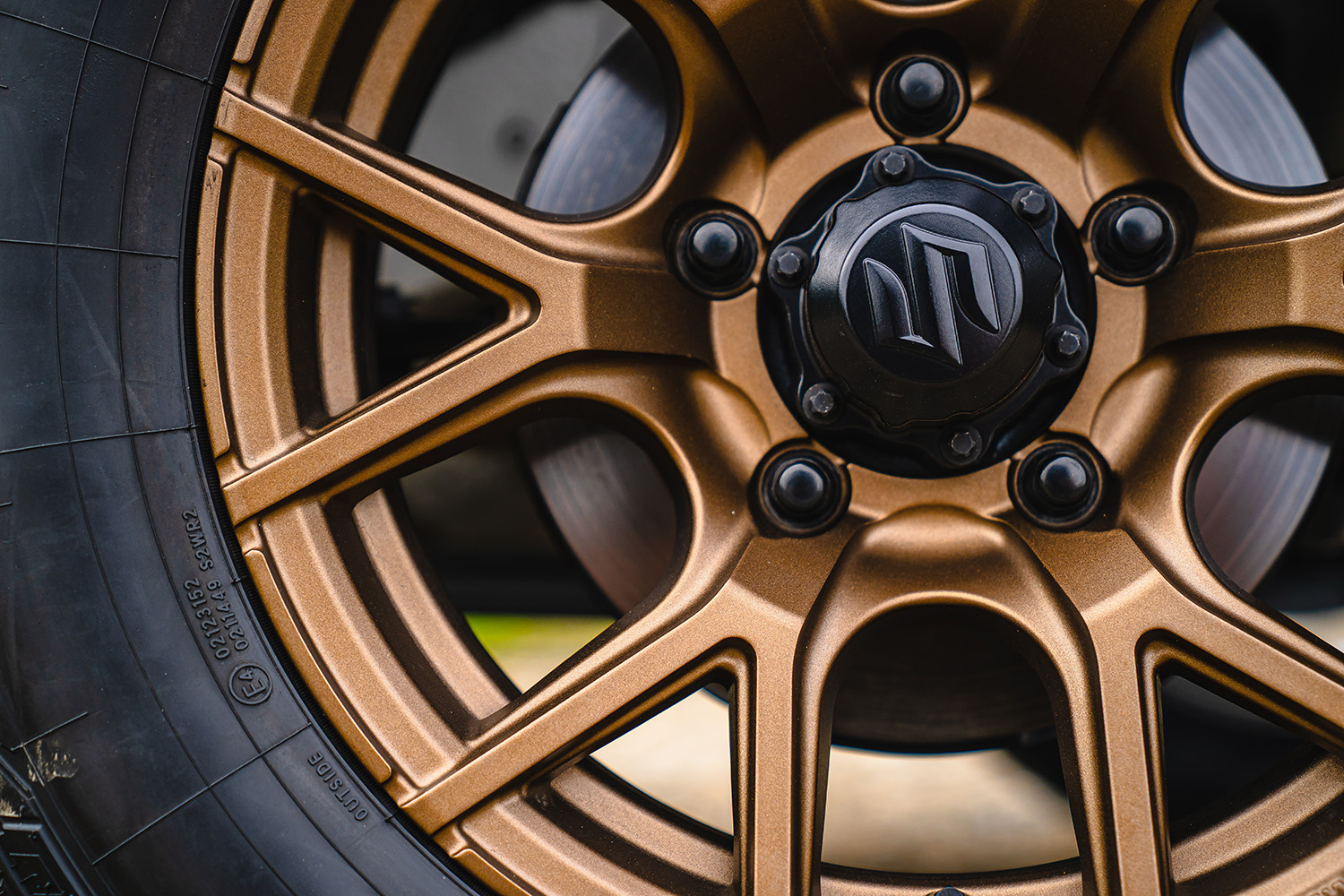 名門の造形技術が息づくシンプルなオフロード系ホイール「マッドヴァンスSD」が最高にカッコイイ 〜 画像6