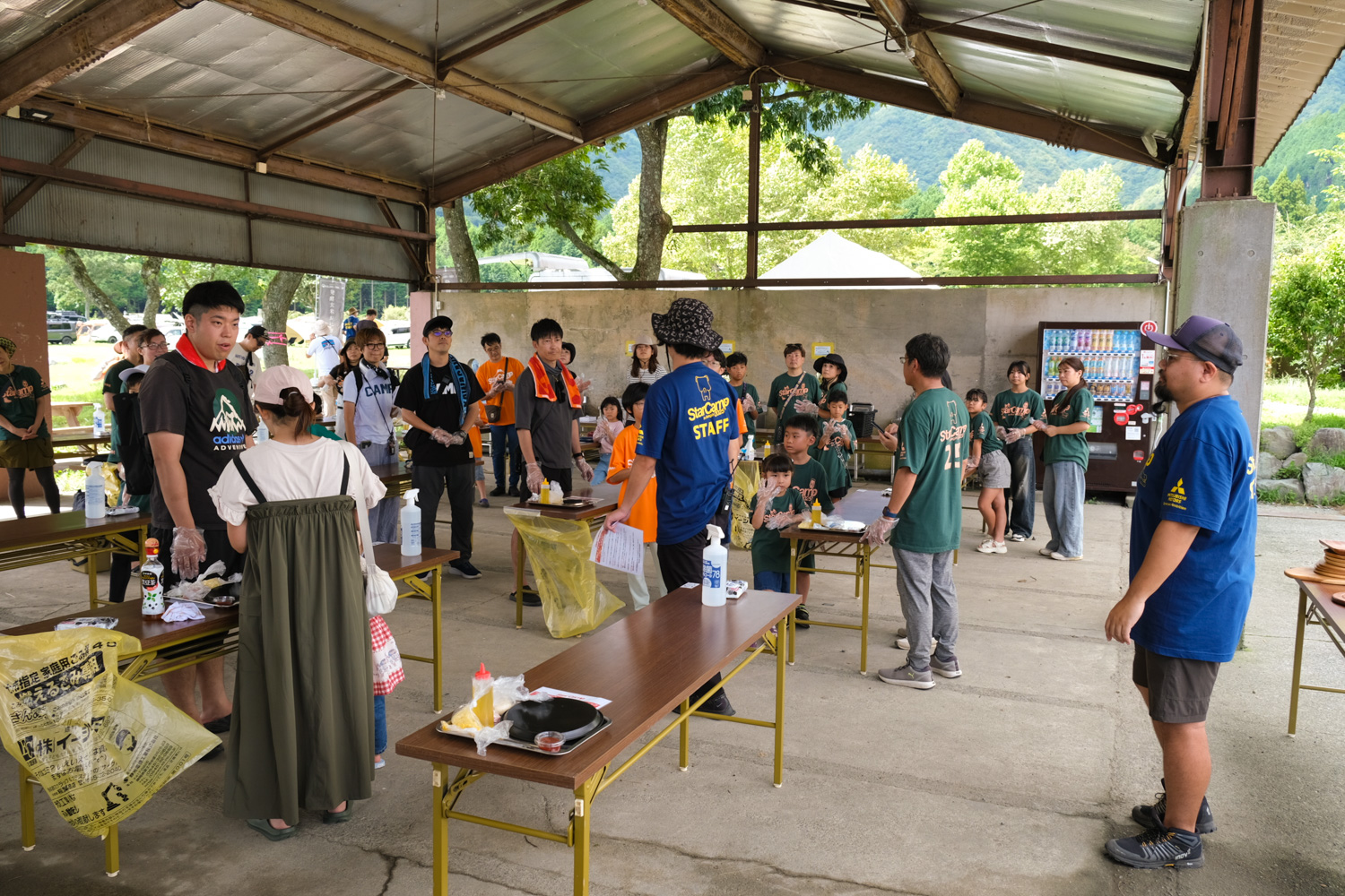 「コーヒー豆焙煎」と「ピザづくりワークショップ」がおこなわれていた「アウトドアクッキング・ワークショップ」のブース