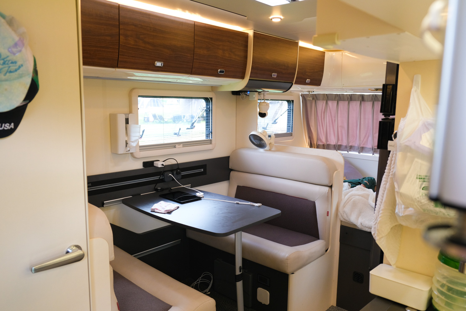 KOYATAさんの中国製キャンピング・トレーラーのインテリア