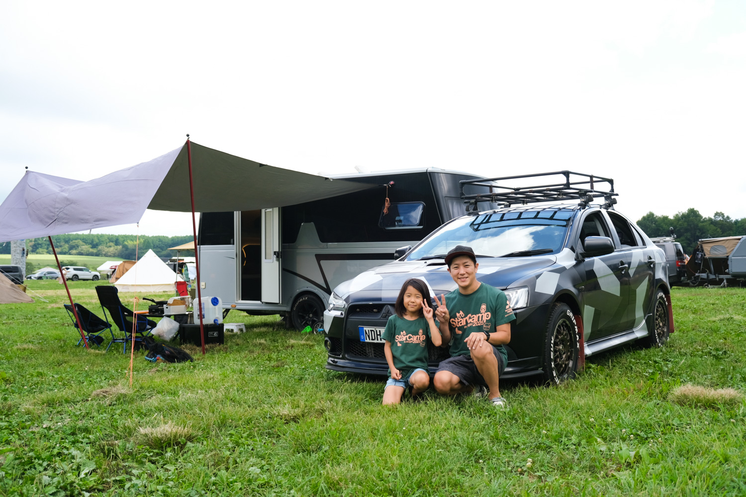 KOYATAさんご家族と「三菱 ギャラン・フォルティス スポーツバック・ラリーアート」