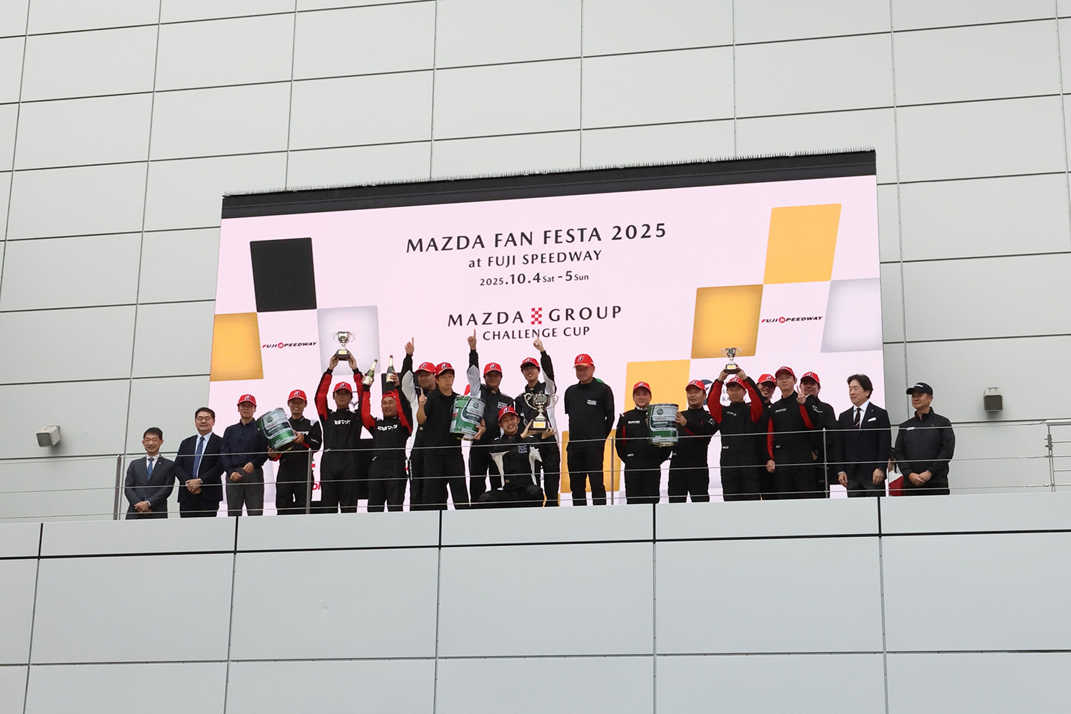 全国の販売会社などマツダグループ各社のチームが争う耐久レース「マツダグループ チャレンジカップ」