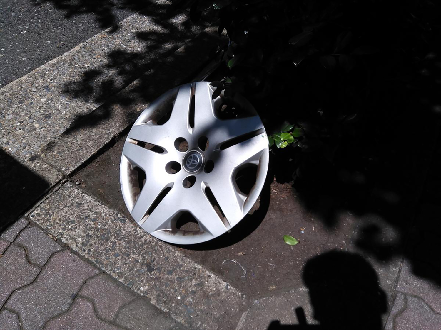 道路上の落下物にはどう対処すべきか 〜 画像3