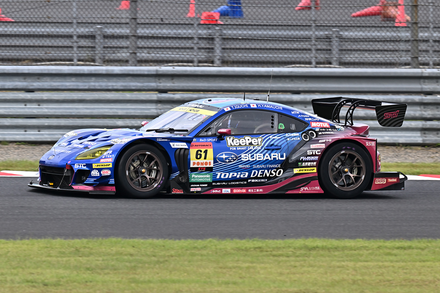 61号車「SUBARU BRZ GT300」のサイドスタイリング