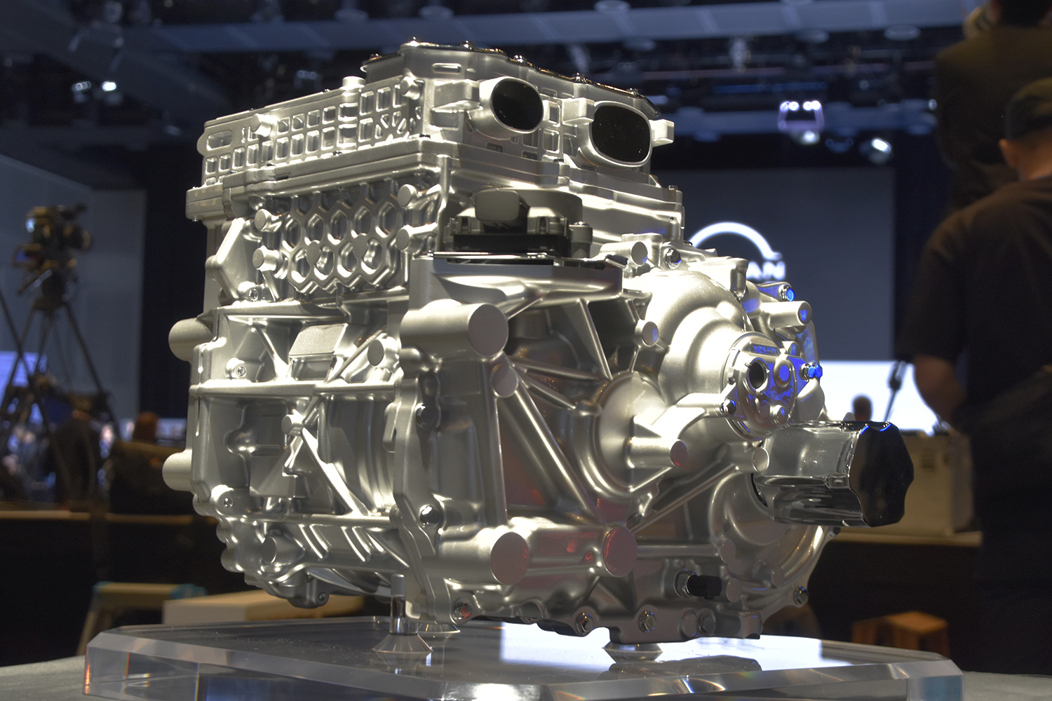新型日産リーフの3in1パワーユニット