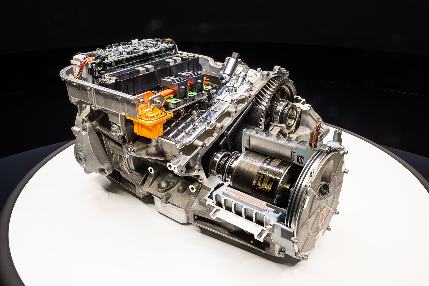 量産仕様とされるシャシーと電動パワートレーン技術を搭載した「エレットリカ」 〜 画像3