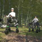 【画像】クルマもバイクも小型モビリティも船外機もロボティクスも！　ジャパンモビリティショー2025のスズキブースはまさに未来を先取り 〜 画像17