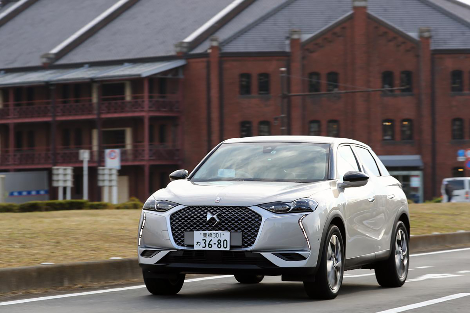 フランス車はなぜ売れないのか