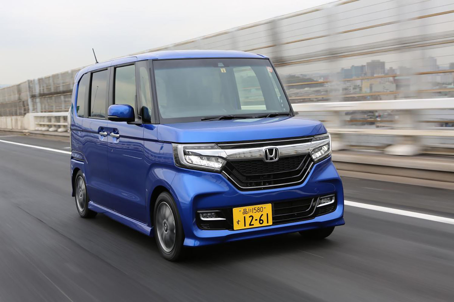 ホンダN-BOXのフロントスタイリング