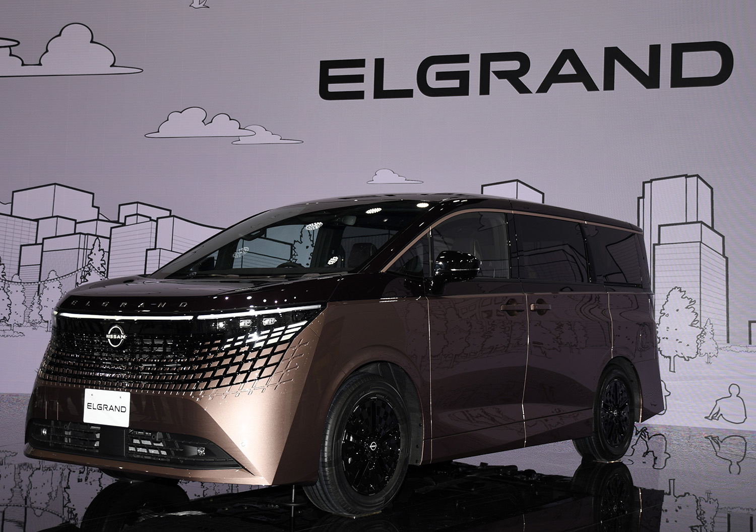 ジャパンモビリティーショー2025で新型日産エルグランドが公開